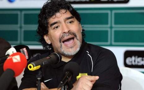 Amando a Maradona: Nueva derrota y polémicas