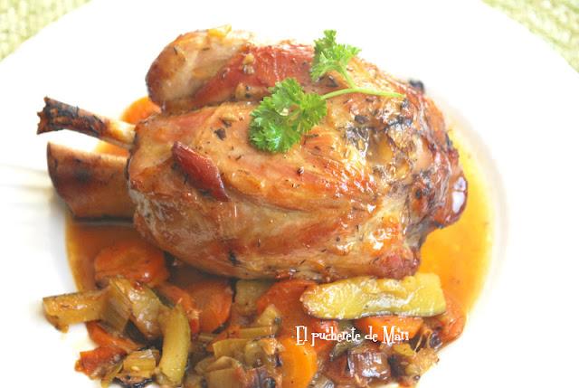 CODILLO EN ADOBO DE AZAFRÁN CODILLO EN ADOBO DE AZAFRÁN