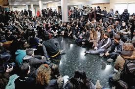 Ahora resulta que sí hay calefacción en el Instituto Lluis Vives. Ahora resulta que sí hay calefacción en el Instituto Lluis Vives.