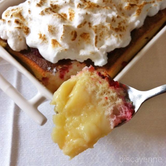 Soufflé tramposo o pudding de limón. Slurp Soufflé tramposo o pudding de limón. Slurp