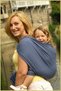 Fular portabebé Calin Bleu Un portabebé para cada edad: A partir de los 12 – 18 meses.