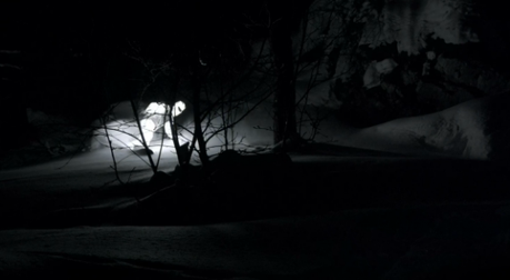 glow13-550x302 VIDEO: Glowing Man Surfer