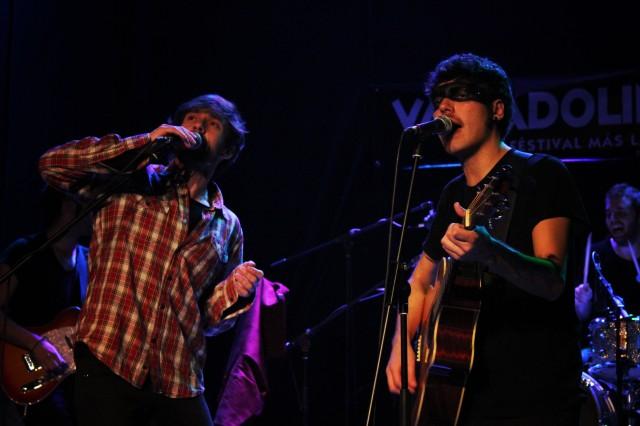 La Sonrisa de Julia y Miss Caffeina juntos en Valladolindie La Sonrisa de Julia y Miss Caffeina juntos en Valladolindie