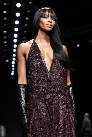 Naomi Campbell desfila para Roberto Cavalli, Otoño/Invierno, 2012-2013 en Milán