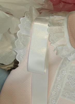 Preparando la canastilla de.... Mireia o Cristina (III) Preparando la canastilla de.... Mireia o Cristina (III)