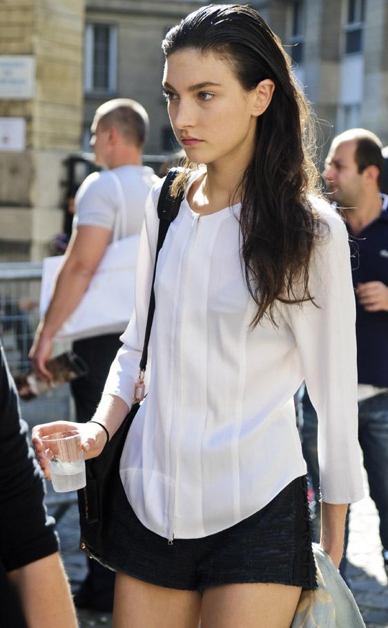 la_camisa_blanca_394244654_562x908 Una simple camisa blanca