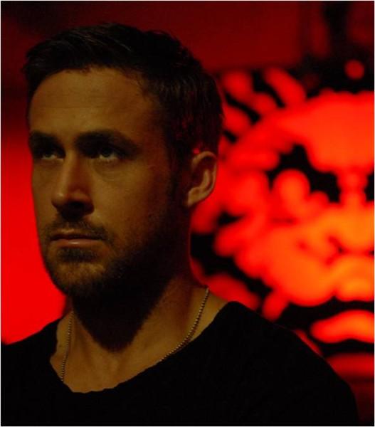 gosling Carteles de Battleship e imágenes de Dark Shadows, Only God Forgives y más…