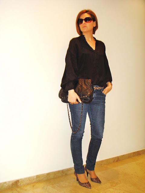 Black,,jeans and leopard.