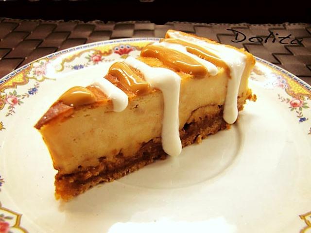 TARTA DE QUESO CON DULCE DE LECHE Y SALSA DE YOGUR