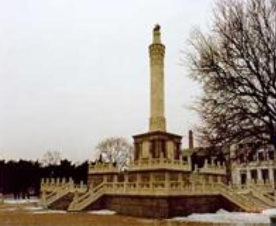 Los monumentos a las amistades soviéticas Los monumentos a las amistades soviéticas
