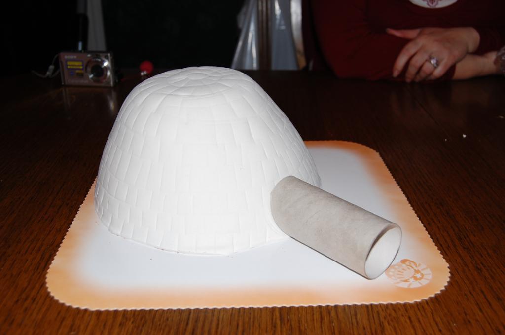 Paso a paso: Tarta fondant Iglú con pingüinos 2