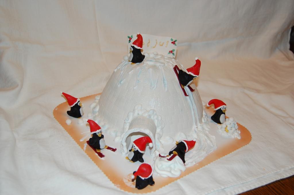 Paso a paso: Tarta fondant Iglú con pingüinos 15
