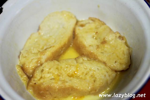 Cómo hacer torrijas caseras. Cuatro recetas de torrijas paso a paso