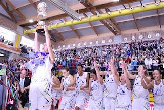 Marta Fernández y De Souza conducen al Perfumerías Avenida hacia su tercera Copa de la Reina (57-68)