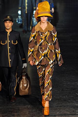 Louis Vuitton en París: Apuesta al estampado Louis Vuitton en París: Apuesta al estampado