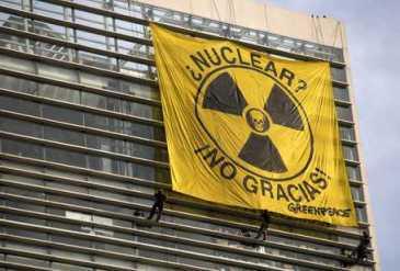 Activistas de Greenpeace dicen que no hay energía nuclear segura 20120313225716-040n1soc-1.jpg