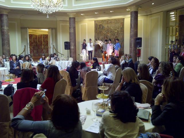 MODA Y BELLEZA UNIDAS MODA Y BELLEZA UNIDAS