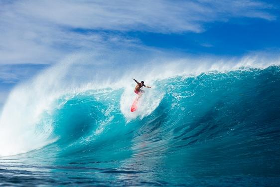 Jon Roseman, steep and deep at Cloudbreak Vuelve la acción a Tavarua con el Volcom Fiji Pro 2012