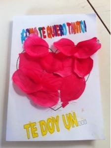 POSTAL PARA EL DIA DEL PADRE: MANUALIDAD CON PETALOS DE FLORES POSTAL PARA EL DIA DEL PADRE: MANUALIDAD CON PETALOS DE FLORES