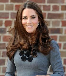 Kate Middleton continúa su agenda sin el Príncipe Guillermo. Analizamos su look Kate Middleton continúa su agenda sin el Príncipe Guillermo. Analizamos su look