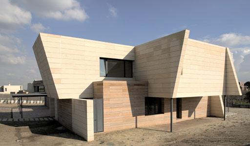 A-cero Projects A-cero presenta la reforma de una vivienda unifamiliar en una urbanización madrileña