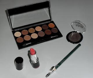 Make Up Artist (MUA) Make Up Artist (MUA)