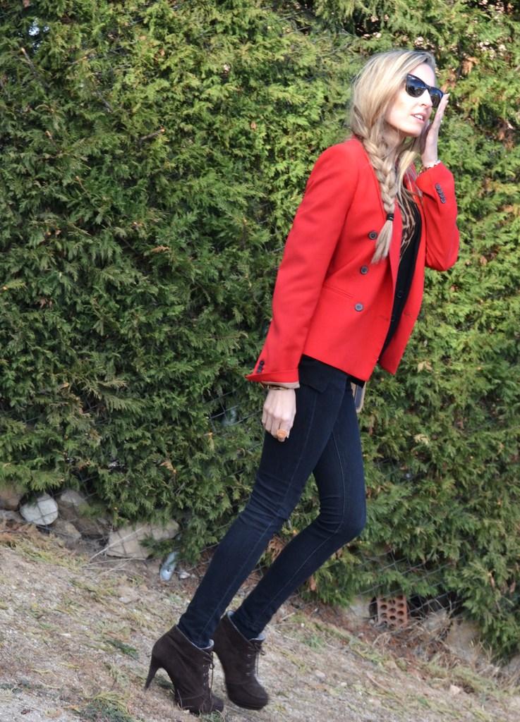 Animal print, black and red Animal print, black and red