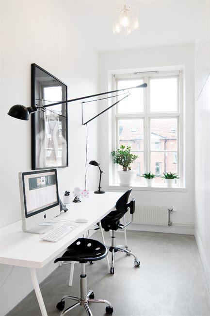 Cocina industrial y suelo de cemento suelo de cemento sofá fritz hansen sillas 7 arne jacobsen silla panton negro muebles de diseño danés de los 50 muebles de diseño mesa fritz hansen lámparas floss diseño lámparas de diseño lámpara foco de cine decoración estilo nórdico electrodomésticos de acero inoxidable diván barcelona decoración de interiores cocina industrial cocina acero inoxidable artículos de diseño danés stelton arne jacobsen