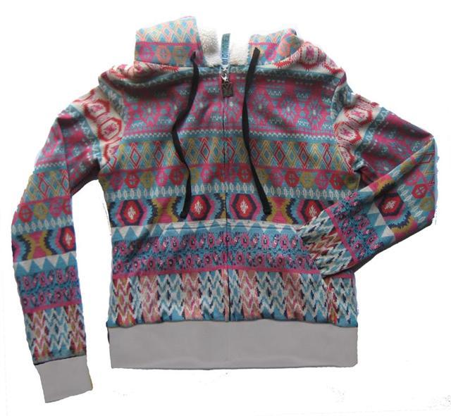 Descontracturada y mistica. La nueva colecciòn Otoño- Invierno de Y Tu Quique? Descontracturada y mistica. La nueva colecciòn Otoño- Invierno de Y Tu Quique?