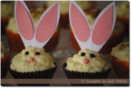 Cupcakes de zanahoria especiados con frosting de mascarpone Cupcakes de zanahoria especiados con frosting de mascarpone