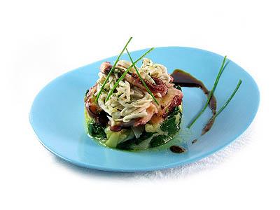 Receta de ensalada tibia de gulas con espinacas Ensalada de gulas y espinacas - Receta ligera light - Receta de dieta con pocas calorías