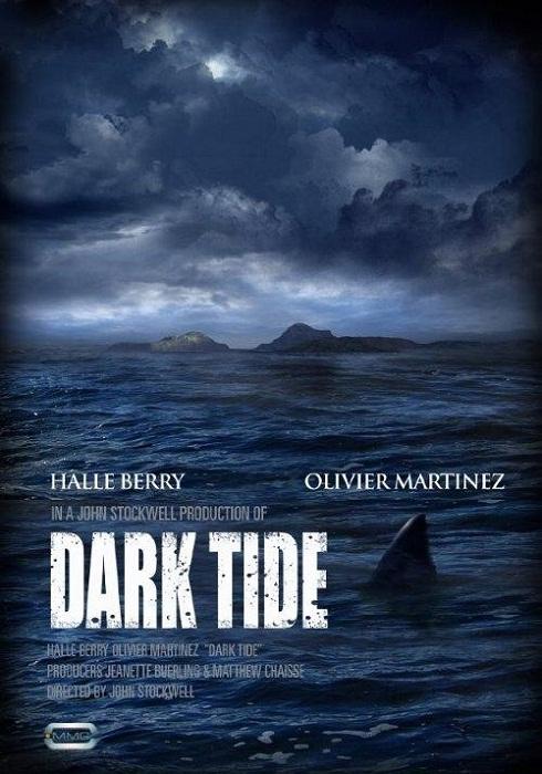 dark_tide-720141768-large Cartel y tráiler de ‘Dark tide’-Hale Berry nadando entre tiburones y buscando que la muerdan-