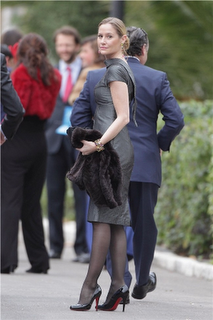 D. Felipe y Dña. Letizia en la boda de Alvaro Fuster y Beatriz Mira. Vídeo