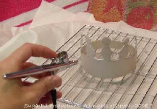Paso a paso: Tarta fondant Corona de princesas Paso a paso: Tarta fondant Corona de princesas