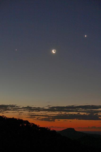Conjunción Luna, Venus y Júpiter desde SSO