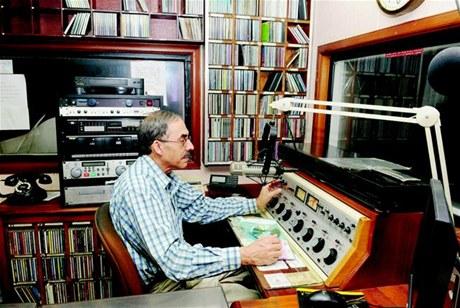 LA EPOCA DORADA: Una etapa brillante de la radio en Santiago de los Caballeros...