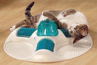 Este centro masajeador para gatos consta de diferentes ti...