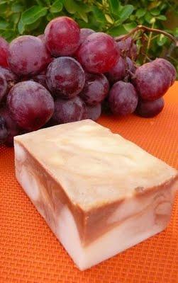 JABÓN CON VINO TINTO / RED WINE SOAP