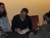 Paul Auster firmando