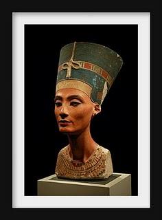 NEFERTITI  CREA UN CONFLICTO INTERNACIONAL