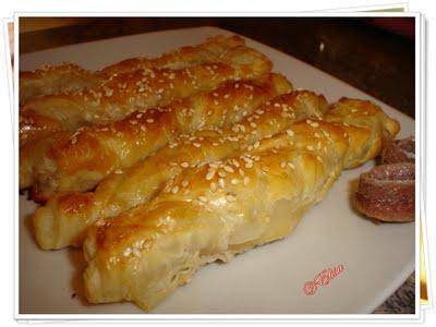 Bastoncillos de anchoas con queso y sésamo