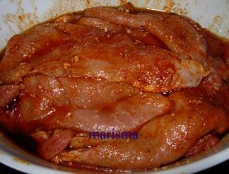 Filetes de cerdo adobados con verduras