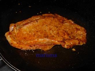 Filetes de cerdo adobados con verduras