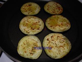 berangenas con tomate,plancha