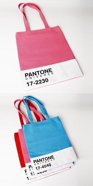 Artículos pantone: cajas, tazas, bolsos, cuadernos, monederos, imanes, camisetas...