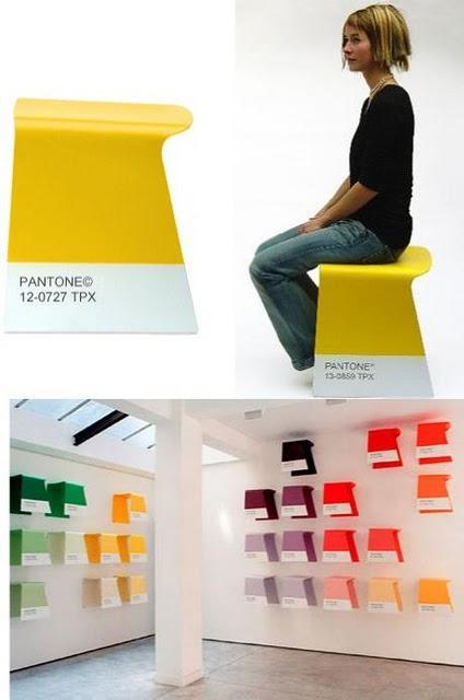 Artículos pantone: cajas, tazas, bolsos, cuadernos, monederos, imanes, camisetas...