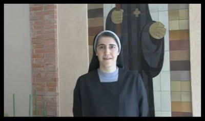 Todos contra la monja-médico