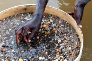 ¿Ha encontrado algo? / Moncho Satoló