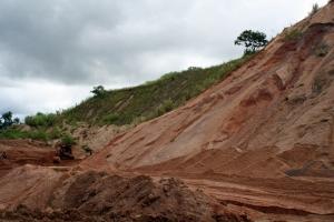 Mina estatal de diamantes / Moncho Satoló
