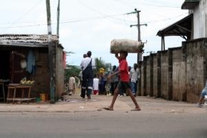 Imagen africana y su infancia trabajadora / Moncho Satoló